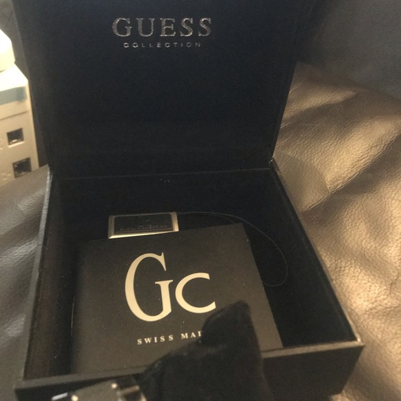 Men’s guess wrist watch - Picture 2 of 4